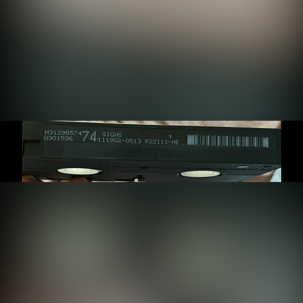 Preowned Great  Condition VHS Signs 2002 . - Picture 7 of 12
